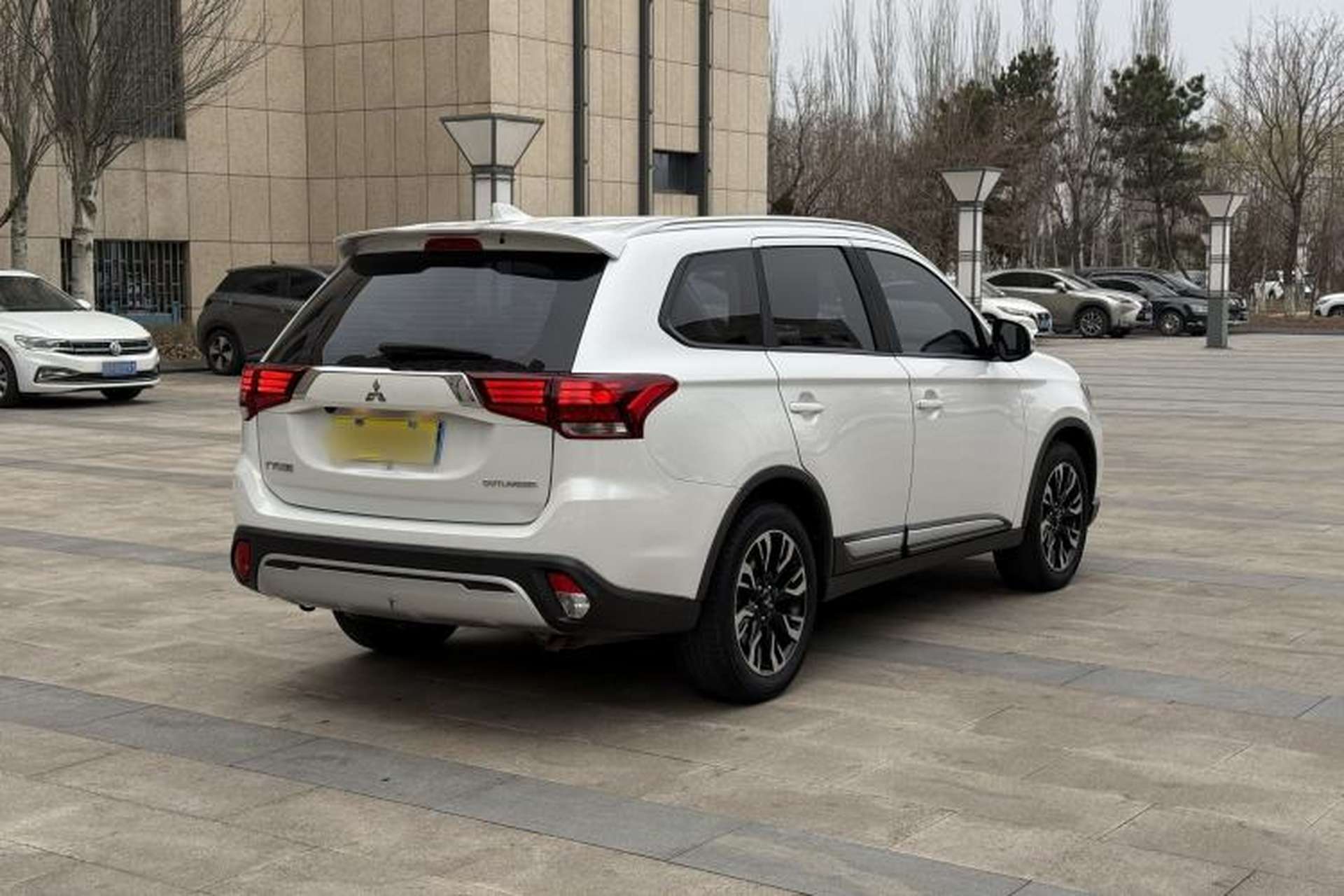 Used Mitsubishi Outlander 2019 2.0L Two-Wheel Drive Comfort Edition 5 Seats China VI Standard Exterior 5