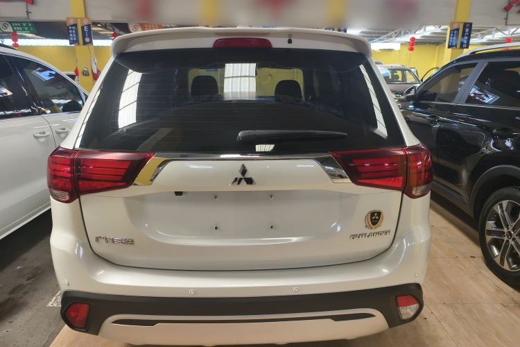 Used Mitsubishi Outlander 2019 2.0L Two-Wheel Drive Comfort Edition 5 Seats China V Standard Exterior 5