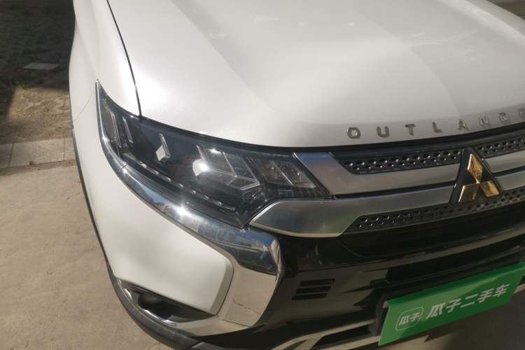 Used Mitsubishi Outlander 2019 2.4L 4x4 Zhi Xiang Edition 5 Seats China VI Standard Exterior 6