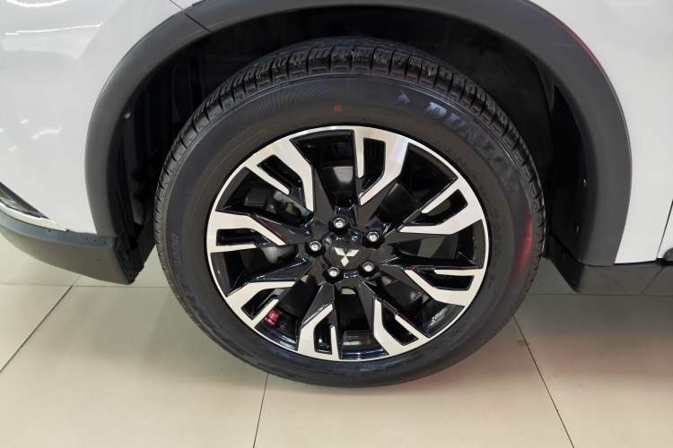 Used Mitsubishi Outlander 2019 2.4L 4x4 Zhi Xiang Edition 5 Seats China VI Standard Exterior 6