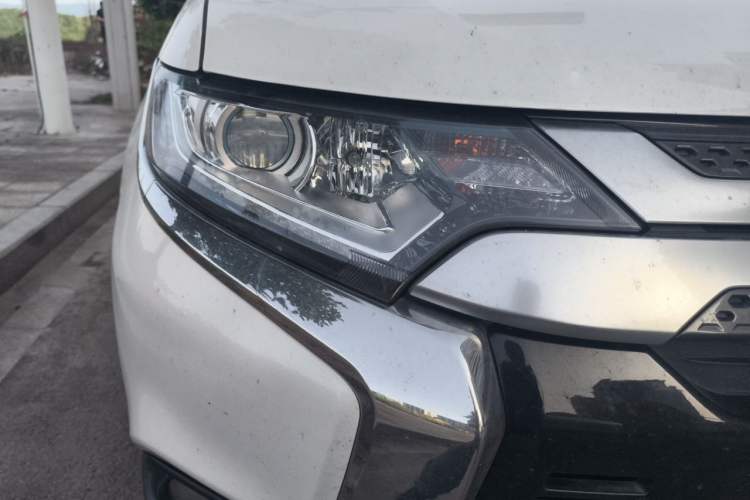 Used Mitsubishi Outlander 2019 2.0L Two-Wheel Drive Comfort Edition 5 Seats China V Standard Exterior 6