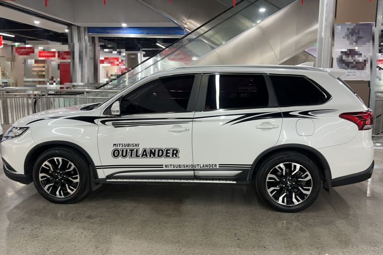 Used Mitsubishi Outlander 2019 2.0L Two-Wheel Drive Comfort Edition 5 Seats China VI Standard Exterior 6
