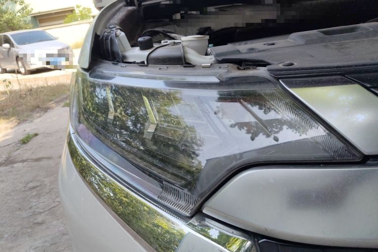 Used Mitsubishi Outlander 2019 2.4L 4x4 Zhi Xiang Edition 5 Seats China VI Standard Exterior 6