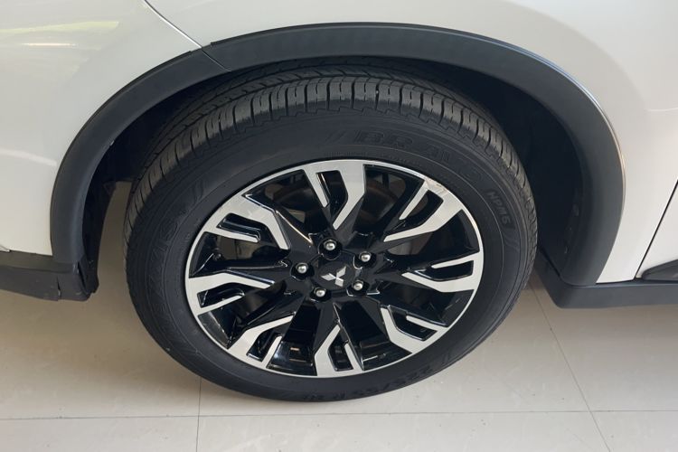 Used Mitsubishi Outlander 2019 2.4L 4x4 Zhi Xiang Edition 5 Seats China VI Standard Exterior 6