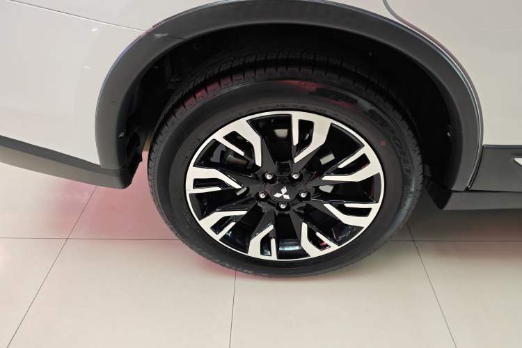 Used Mitsubishi Outlander 2019 2.4L 4x4 Zhi Xiang Edition 5 Seats China VI Standard Exterior 7