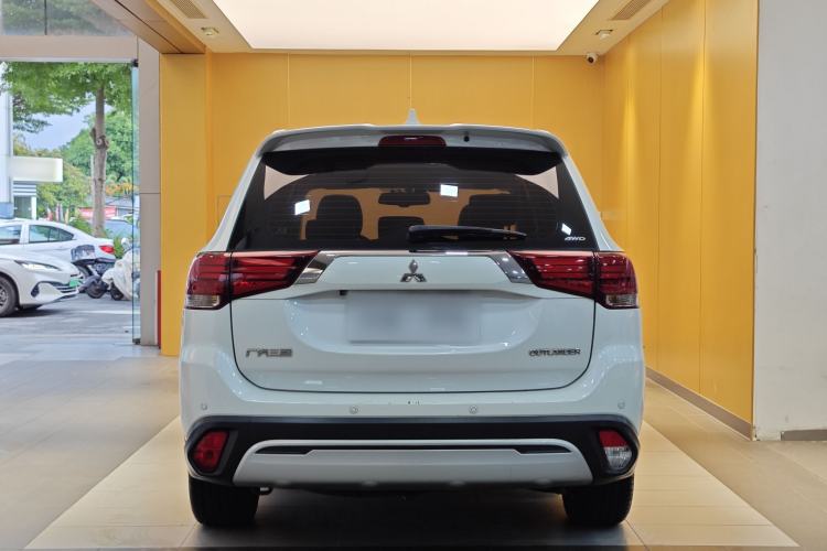 Used Mitsubishi Outlander 2019 2.4L 4x4 Zhi Xiang Edition 5 Seats China V Emission Standard Exterior 8