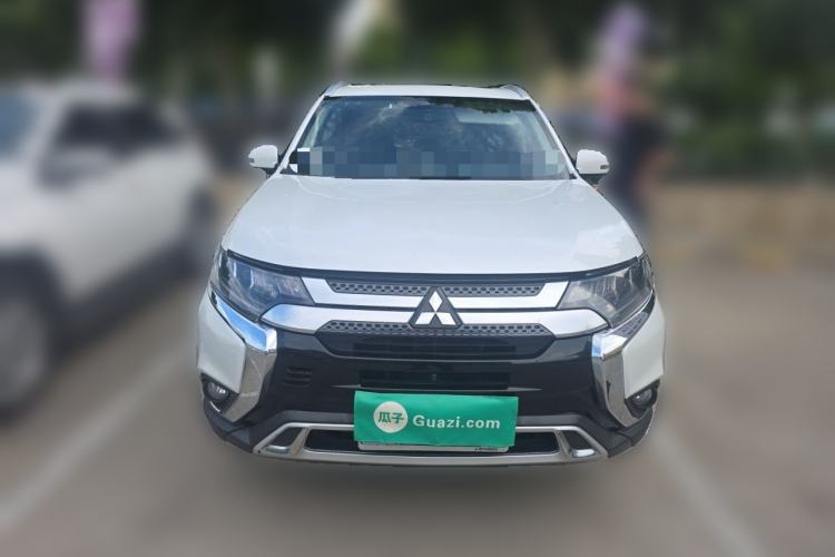 Used Mitsubishi Outlander 2019 2.4L 4x4 Zhi Xiang Edition 7 Seats China VI Standard Front