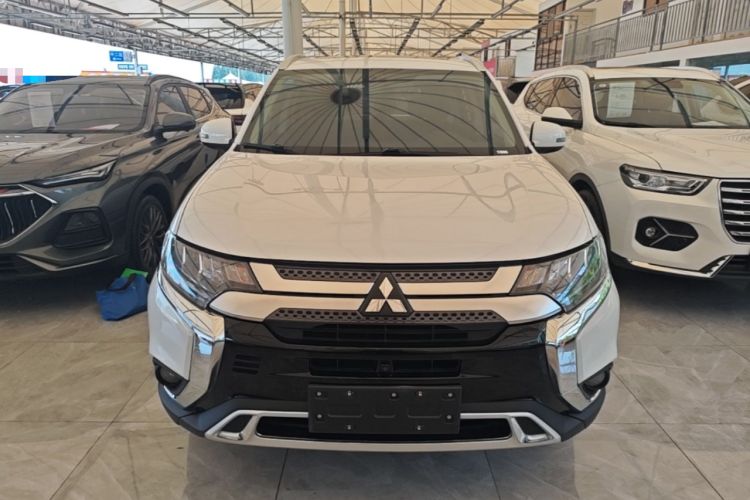 Used Mitsubishi Outlander 2019 2.4L 4x4 Zhi Xiang Edition 5 Seats China VI Standard Front