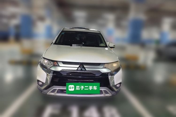 Used Mitsubishi Outlander 2019 2.0L Two-Wheel Drive Comfort Edition 5 Seats China VI Standard Front
