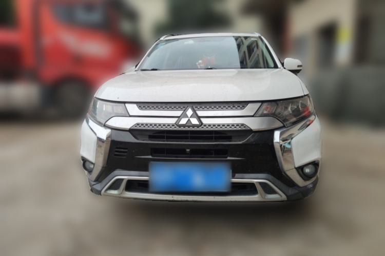 Used Mitsubishi Outlander 2019 2.4L 4x4 Zhi Xiang Edition 5 Seats China V Emission Standard Front