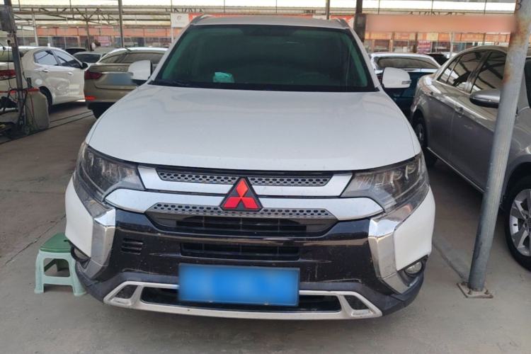 Used Mitsubishi Outlander 2019 2.4L 4x4 Zhi Xiang Edition 7 Seats China V Emission Standard Front