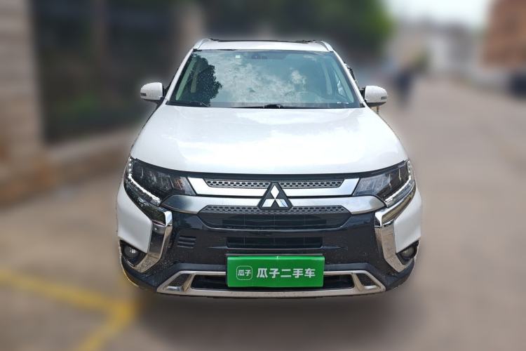 Used Mitsubishi Outlander 2019 2.4L 4x4 Zhi Xiang Edition 5 Seats China V Emission Standard Front