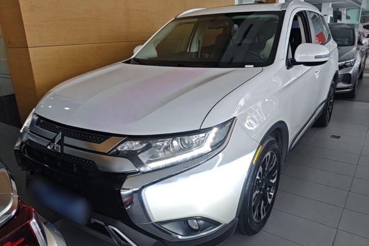 Used Mitsubishi Outlander 2019 2.0L Two-Wheel Drive Comfort Edition 5 Seats China VI Standard Front