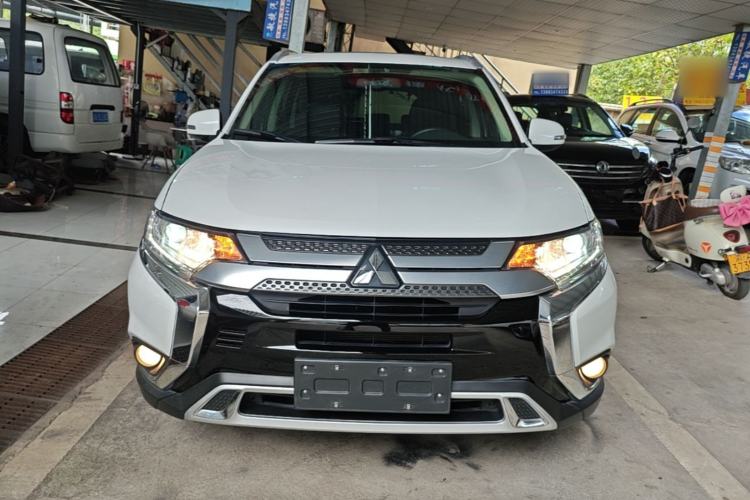 Used Mitsubishi Outlander 2019 2.0L Two-Wheel Drive Comfort Edition 5 Seats China V Standard Front