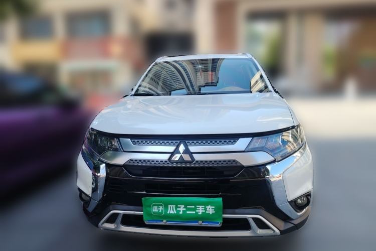 Used Mitsubishi Outlander 2019 2.4L 4x4 Zhi Xiang Edition 7 Seats China VI Standard Front