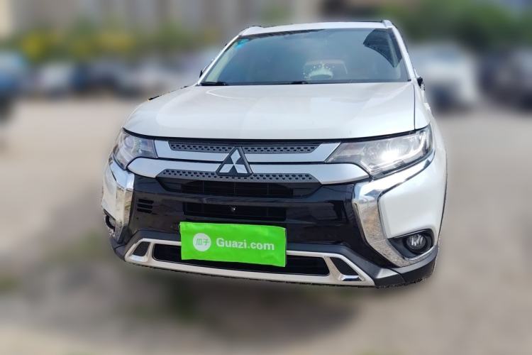 Used Mitsubishi Outlander 2019 2.0L Two-Wheel Drive Comfort Edition 7 Seats China V Emission Standard Front