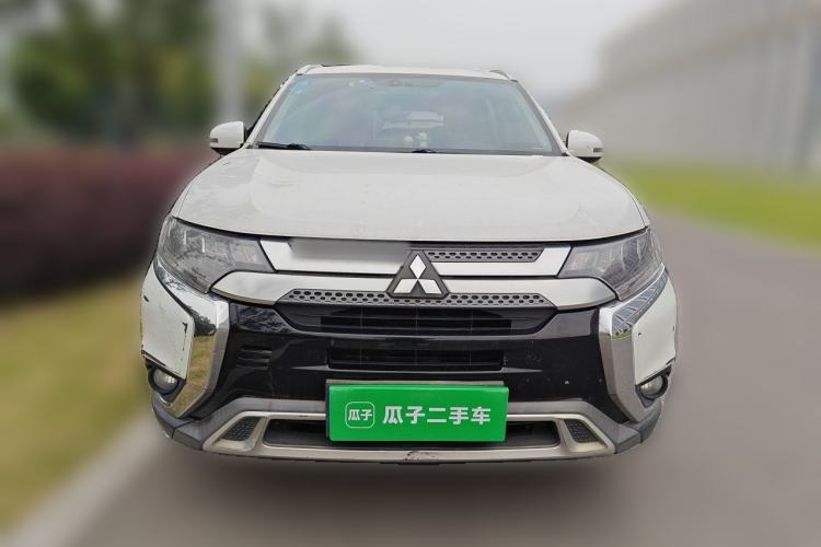 Used Mitsubishi Outlander 2019 2.4L Two-Wheel Drive ZhiXing Version 5 Seats China V Emission Standard Front