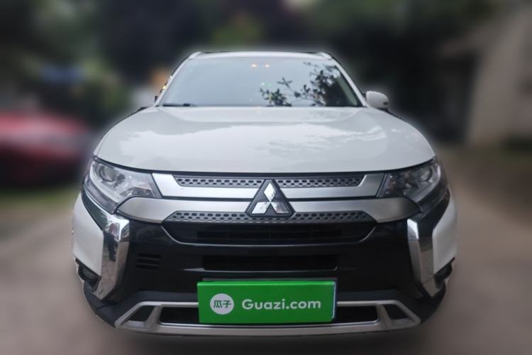Used Mitsubishi Outlander 2019 2.0L Two-Wheel Drive Comfort Edition 7-Seater China VI Standard Front