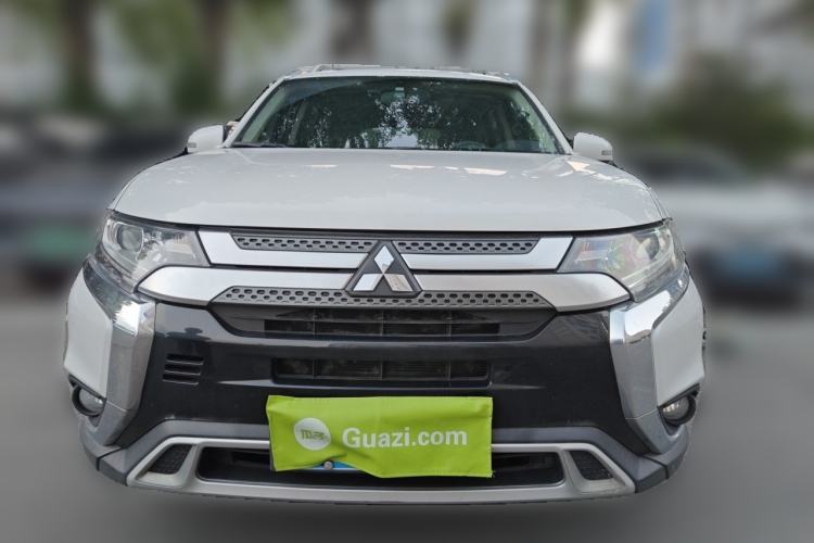 Used Mitsubishi Outlander 2019 2.0L Two-Wheel Drive Comfort Edition 7 Seats China V Emission Standard Front