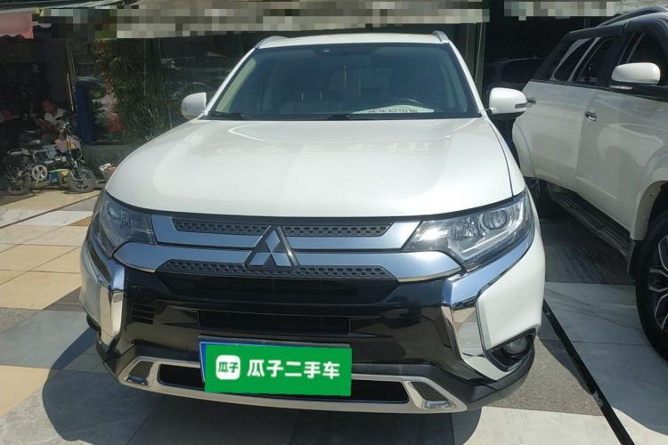 Used Mitsubishi Outlander 2019 2.0L Two-Wheel Drive Comfort Edition 5 Seats China V Standard Front