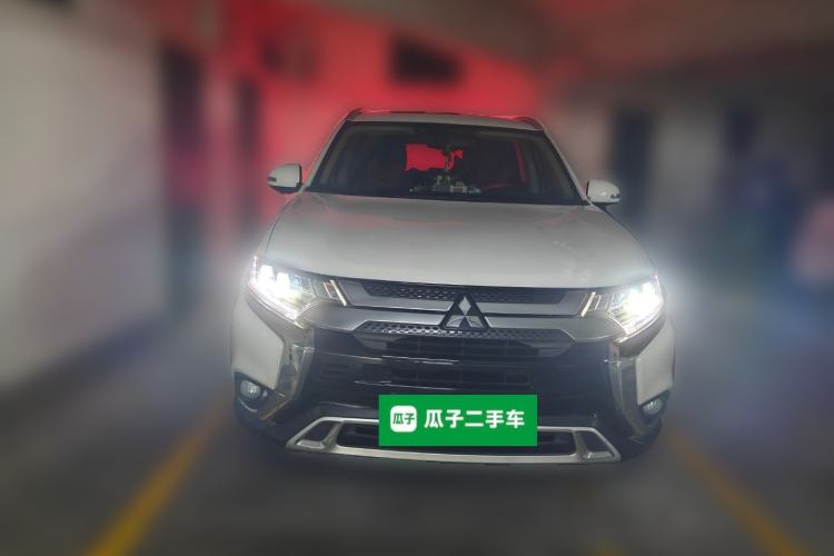 Used Mitsubishi Outlander 2019 2.4L 4x4 Zhi Xiang Edition 7 Seats China VI Standard Front