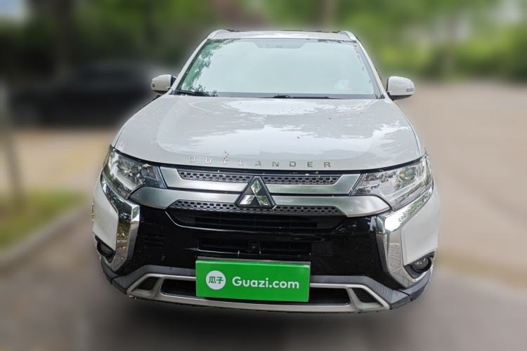 Used Mitsubishi Outlander 2019 2.0L Two-Wheel Drive Comfort Edition 7-Seater China VI Standard Front