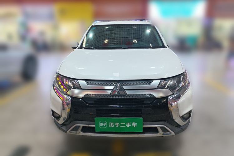 Used Mitsubishi Outlander 2019 2.4L 4x4 Zhi Xiang Edition 7 Seats China VI Standard Front