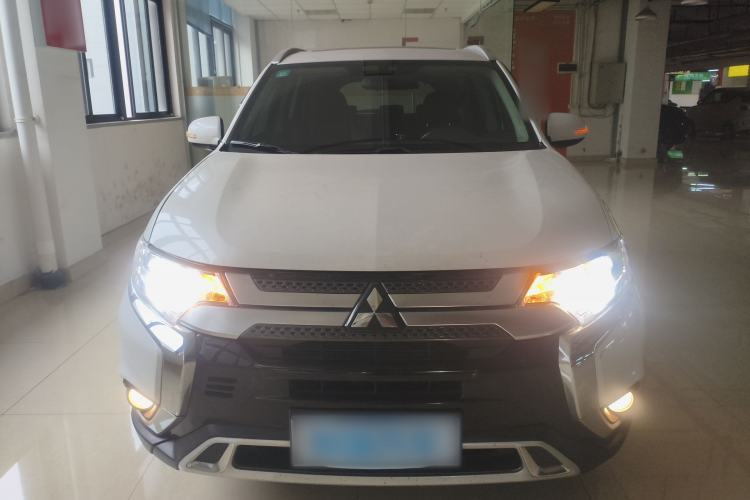 Used Mitsubishi Outlander 2019 2.0L Two-Wheel Drive Comfort Edition 5 Seats China V Standard Front