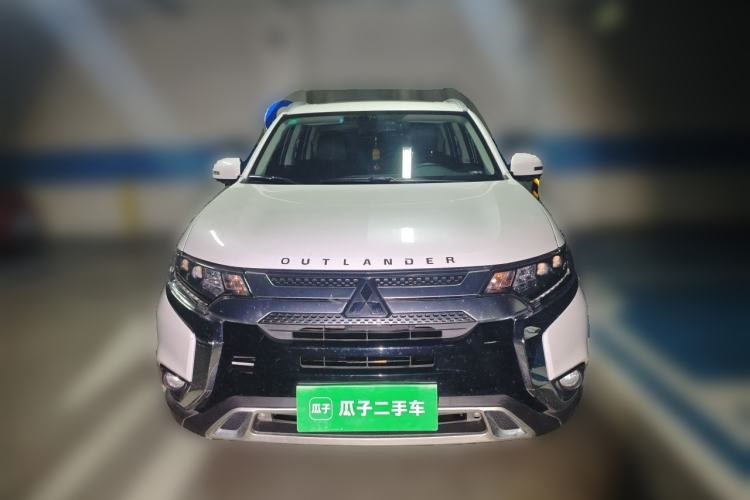 Used Mitsubishi Outlander 2019 2.4L 4x4 Zhi Xiang Edition 7 Seats China V Emission Standard Front