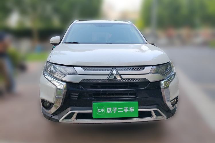 Used Mitsubishi Outlander 2019 2.4L 4x4 Zhi Xiang Edition 7 Seats China VI Standard Front