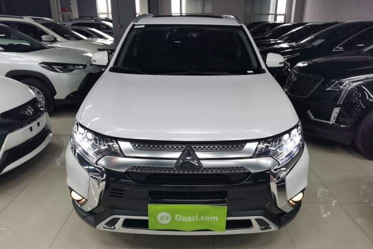 Used Mitsubishi Outlander 2019 2.4L 4x4 Zhi Xiang Edition 5 Seats China VI Standard Front