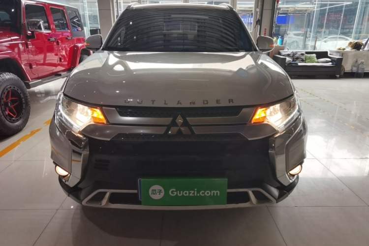 Used Mitsubishi Outlander 2019 2.0L Two-Wheel Drive Comfort Edition 7-Seater China VI Standard Front