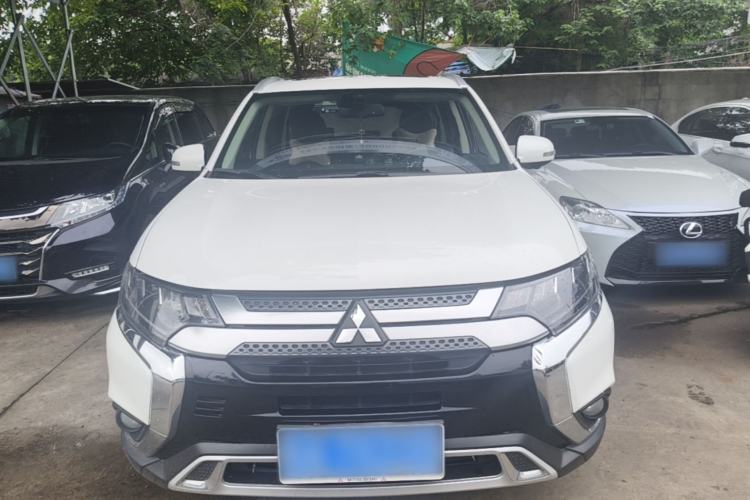 Used Mitsubishi Outlander 2019 2.4L 4x4 Zhi Xiang Edition 7 Seats China VI Standard Front