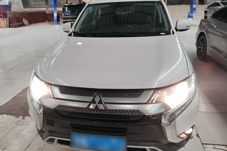 Used Mitsubishi Outlander 2019 2.0L Two-Wheel Drive Comfort Edition 5 Seats China VI Standard Front