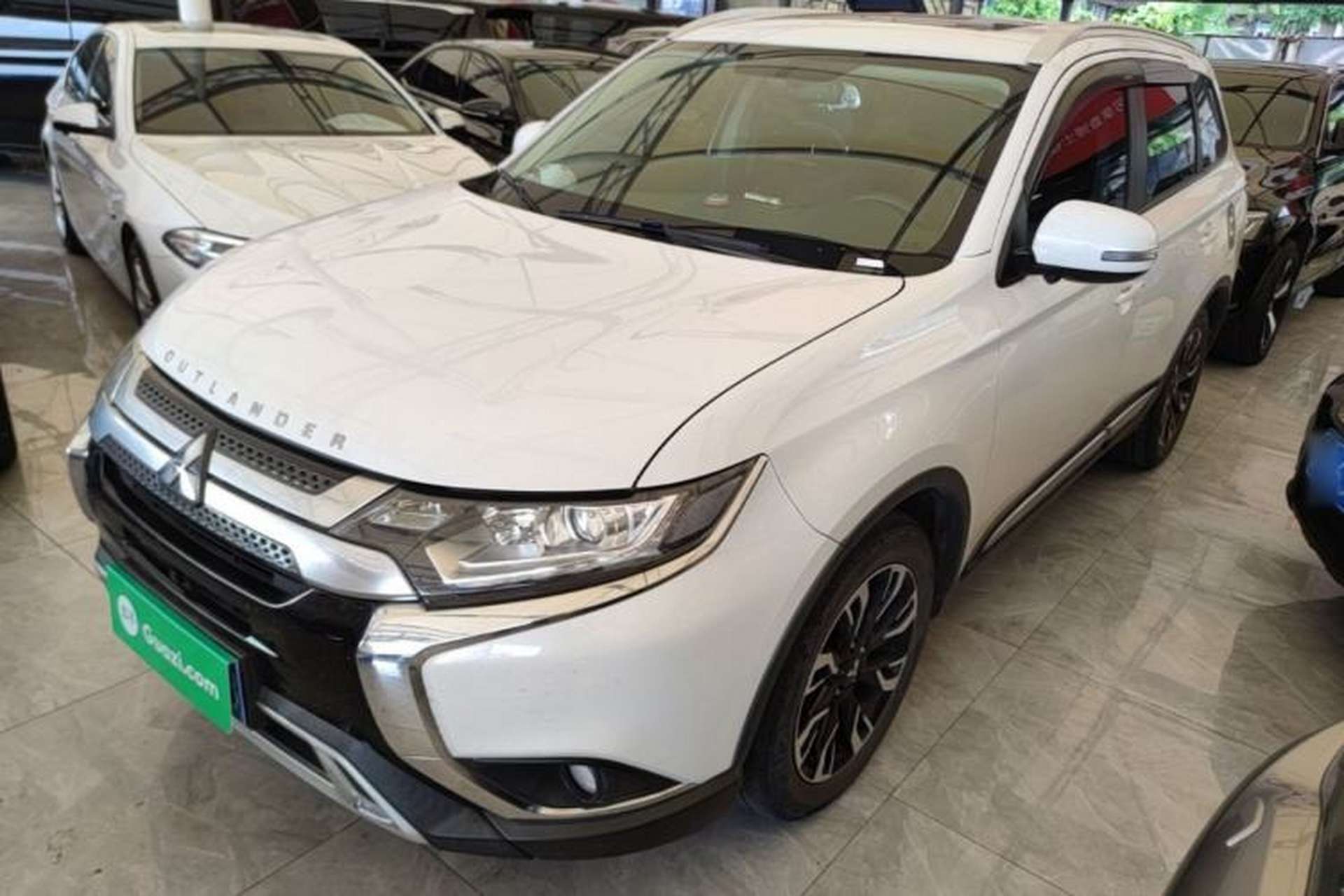Used Mitsubishi Outlander 2019 2.0L Two-Wheel Drive Comfort Edition 5 Seats China VI Standard Front Left 45 Deg