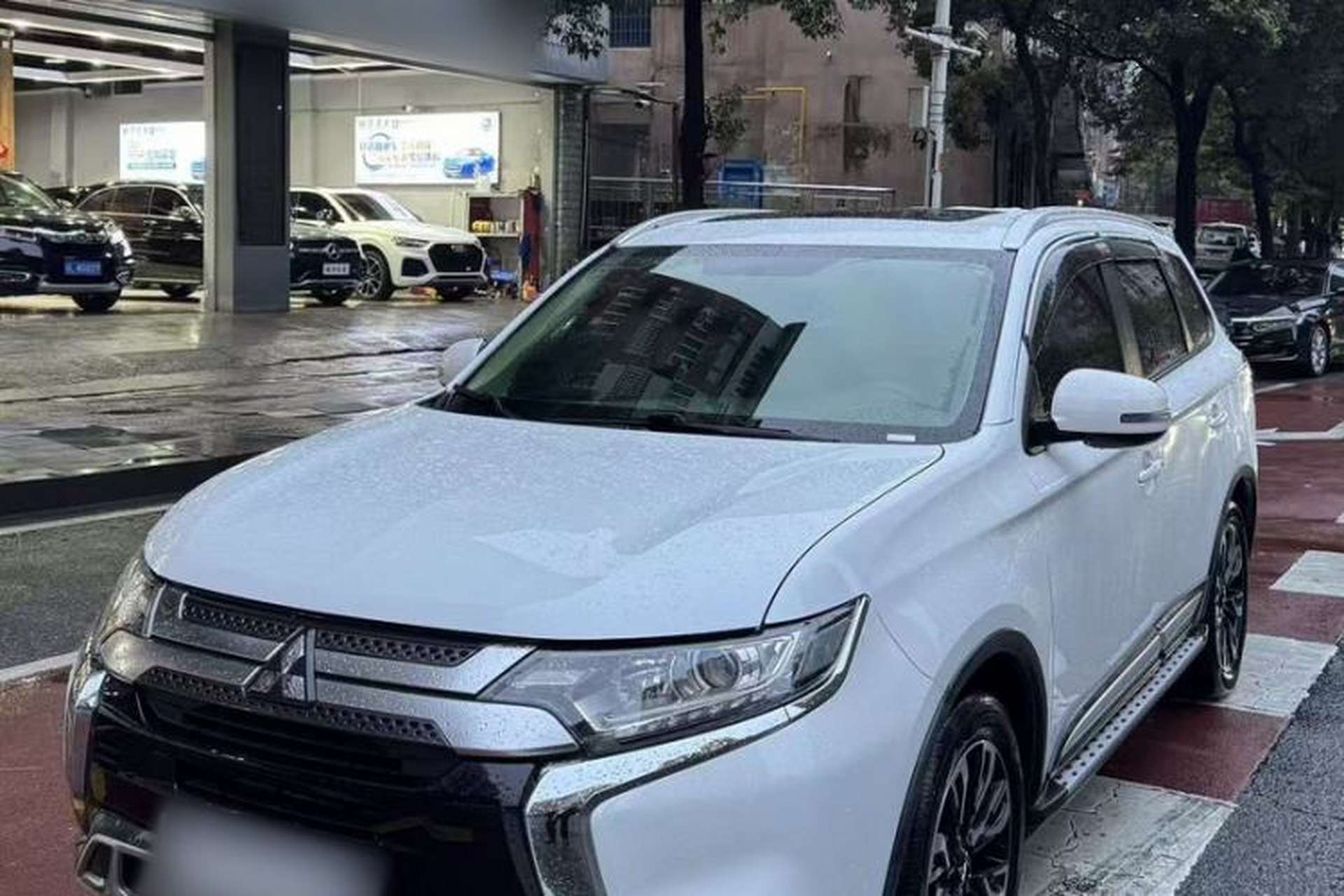 Used Mitsubishi Outlander 2019 2.0L Two-Wheel Drive Comfort Edition 5 Seats China VI Standard Front Left 45 Deg