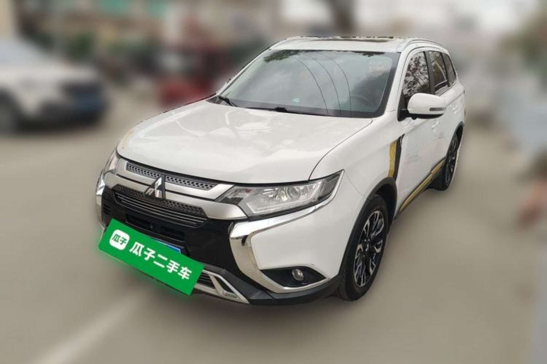 Used Mitsubishi Outlander 2019 2.0L Two-Wheel Drive Comfort Edition 7-Seater China VI Standard Front Left 45 Deg