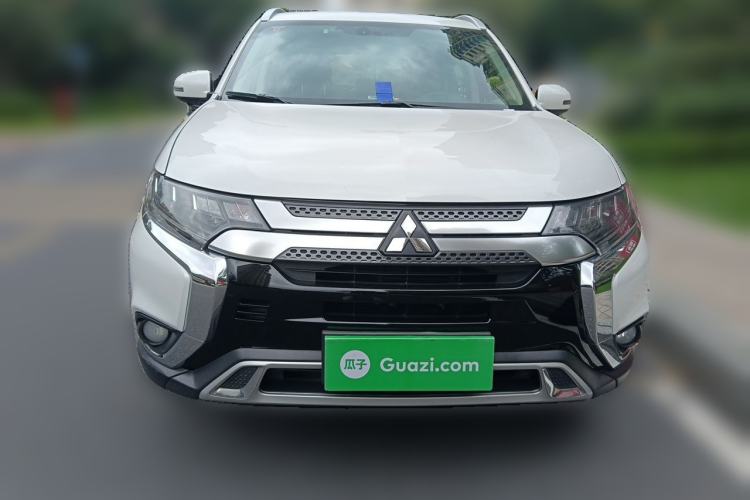 Used Mitsubishi Outlander 2019 2.4L 4x4 Zhi Xiang Edition 7 Seats China VI Standard Front
