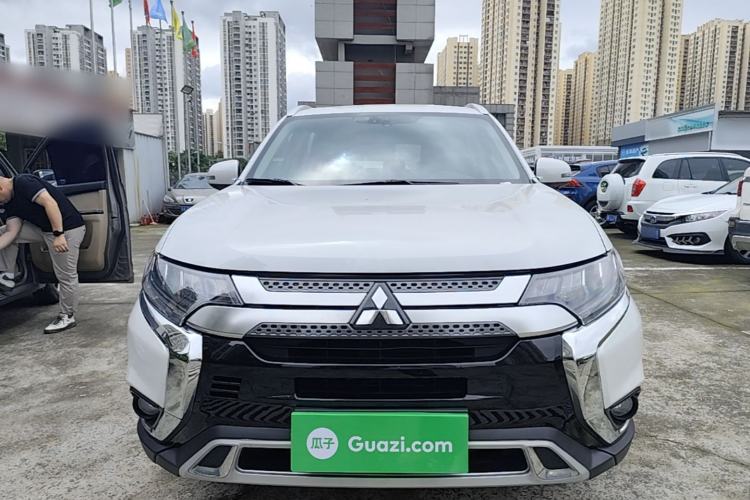Used Mitsubishi Outlander 2019 2.4L 4x4 Zhi Xiang Edition 7 Seats China VI Standard Front