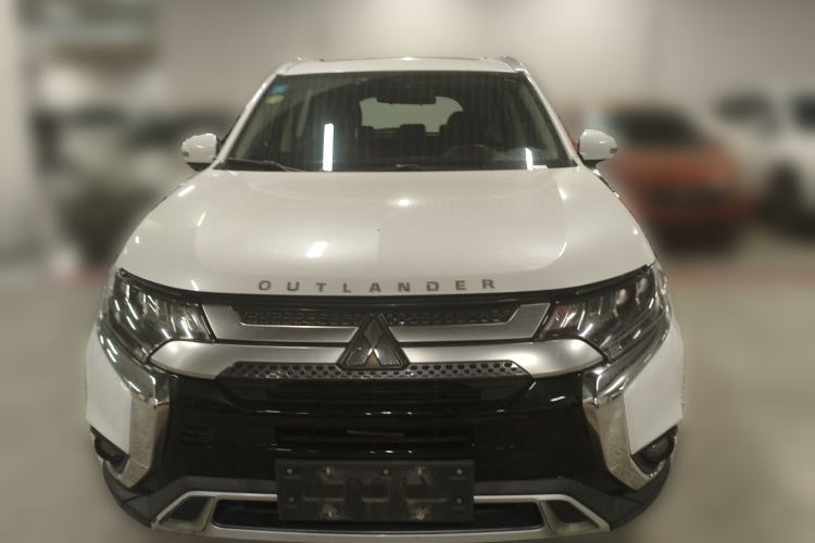 Used Mitsubishi Outlander 2019 2.4L 4x4 Zhi Xiang Edition 7 Seats China VI Standard Front