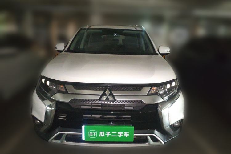 Used Mitsubishi Outlander 2019 2.4L 4x4 Zhi Xiang Edition 5 Seats China VI Standard Front