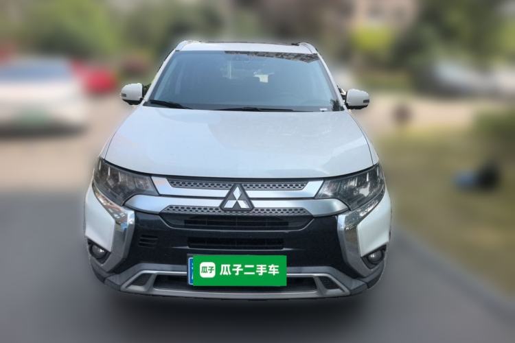 Used Mitsubishi Outlander 2019 2.4L 4x4 Zhi Xiang Edition 7 Seats China VI Standard Front