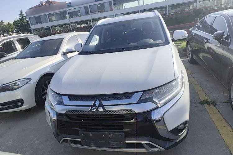 Used Mitsubishi Outlander 2019 2.0L Two-Wheel Drive Comfort Edition 5 Seats China VI Standard Front