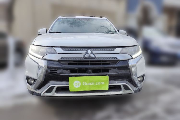 Used Mitsubishi Outlander 2019 2.4L 4x4 Zhi Xiang Edition 5 Seats China VI Standard Front