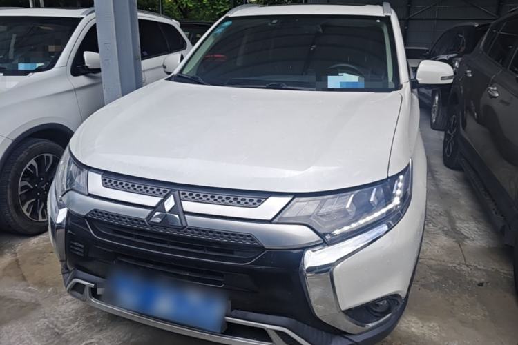 Used Mitsubishi Outlander 2019 2.4L 4x4 Zhi Xiang Edition 5 Seats China V Emission Standard Front