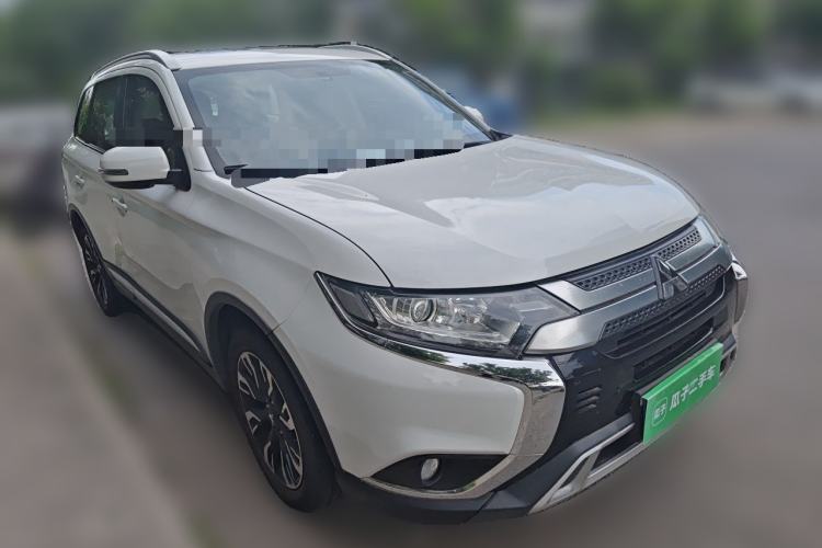 Used Mitsubishi Outlander 2019 2.0L Two-Wheel Drive Comfort Edition 5 Seats China V Standard Front Right 45 Deg