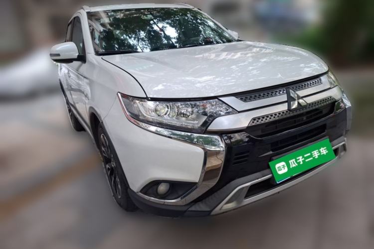 Used Mitsubishi Outlander 2019 2.0L Two-Wheel Drive Comfort Edition 5 Seats China V Standard Front Right 45 Deg