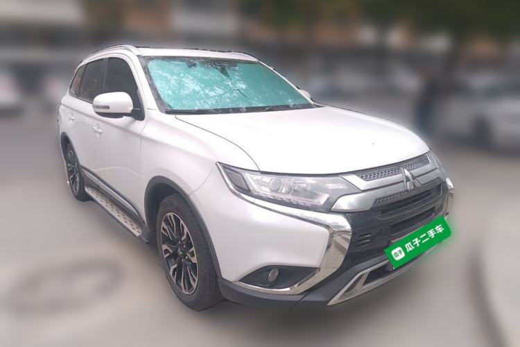 Used Mitsubishi Outlander 2019 2.0L Two-Wheel Drive Comfort Edition 5 Seats China V Standard Front Right 45 Deg