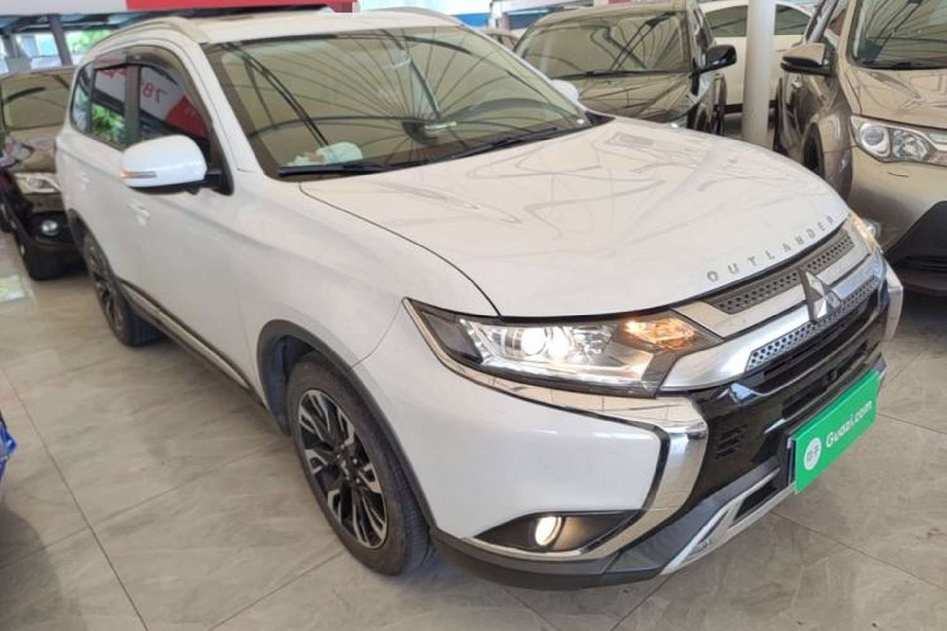 Used Mitsubishi Outlander 2019 2.0L Two-Wheel Drive Comfort Edition 5 Seats China VI Standard Front Right 45 Deg