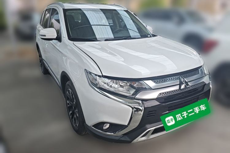 Used Mitsubishi Outlander 2019 2.0L Two-Wheel Drive Comfort Edition 5 Seats China VI Standard Front Right 45 Deg